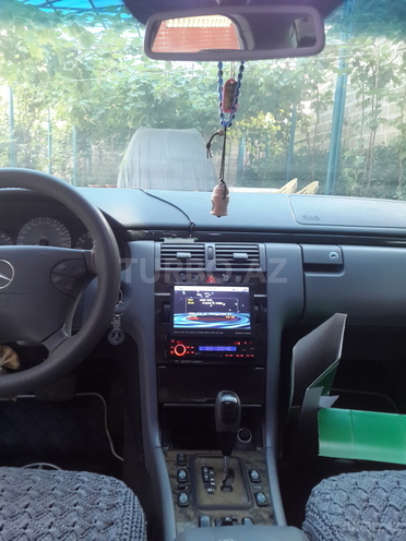 Mercedes E 240 2001, 282,000 km - 2.6 l - Bakı