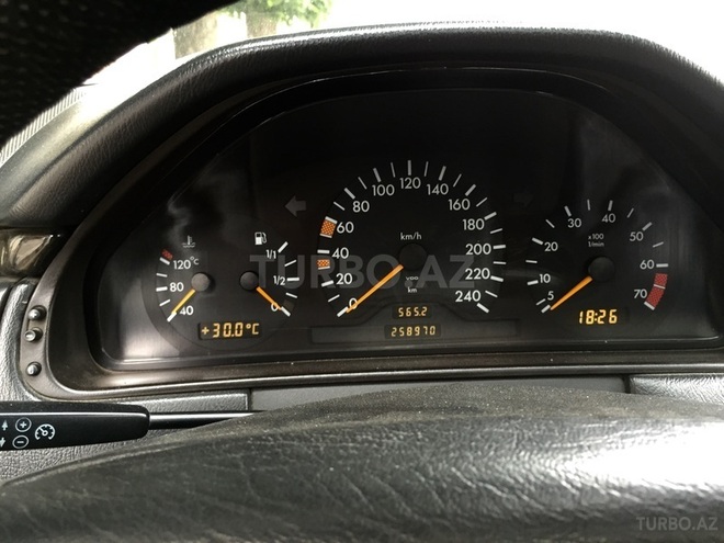 Mercedes E 230 1996, 259,000 km - 2.3 л - Bakı