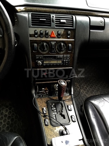 Mercedes E 230 1996, 259,000 km - 2.3 л - Bakı