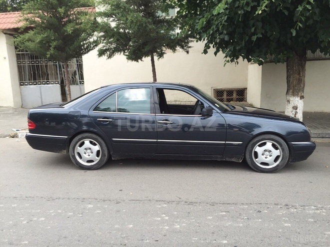 Mercedes E 230 1996, 259,000 km - 2.3 л - Bakı