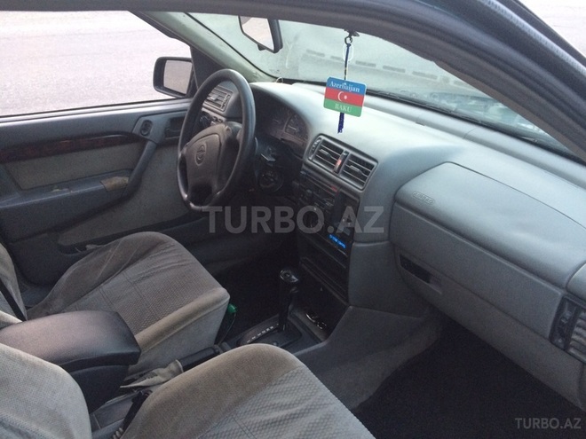 Opel Vectra 1995, 320,000 km - 1.8 l - Bakı