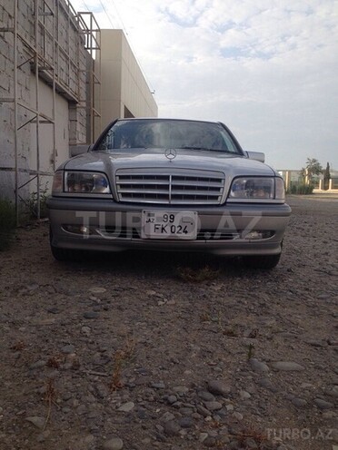 Mercedes C 200 2000, 131,000 km - 2.0 l - Bakı