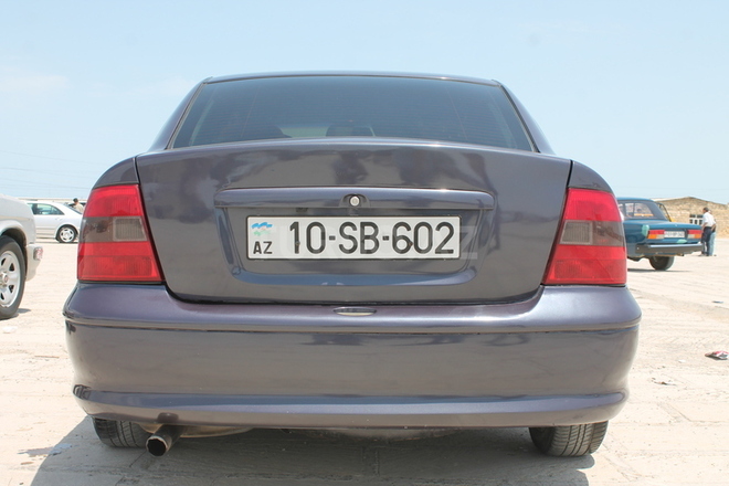Opel Vectra 1996, 290,000 km - 1.8 l - Bakı