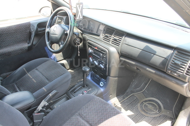 Opel Vectra 1996, 290,000 km - 1.8 l - Bakı