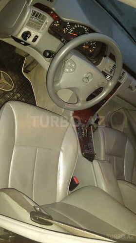 Mercedes E 270 2001, 190,000 km - 2.7 л - Bakı