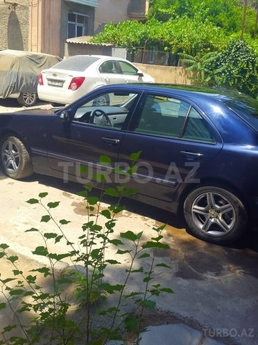 Mercedes E 270 2001, 190,000 km - 2.7 л - Bakı