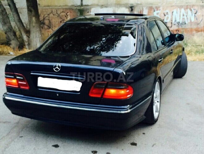 Mercedes E 240 2000, 287,000 km - 2.6 l - Bakı