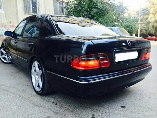 Mercedes E 240 2000, 287,000 km - 2.6 l - Bakı