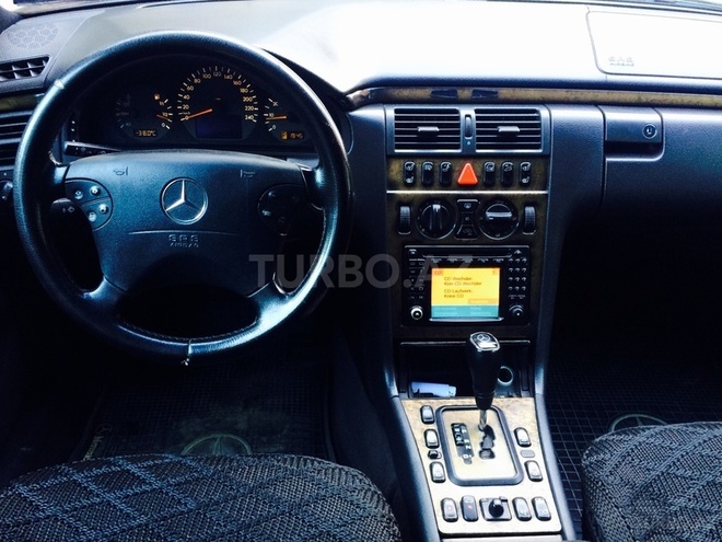 Mercedes E 240 2000, 287,000 km - 2.6 l - Bakı
