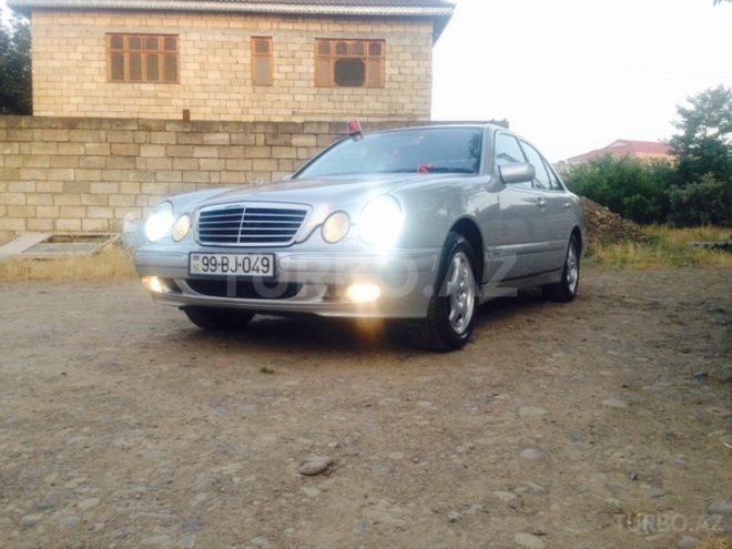 Mercedes E 270 2000, 235,000 km - 2.7 l - Bakı