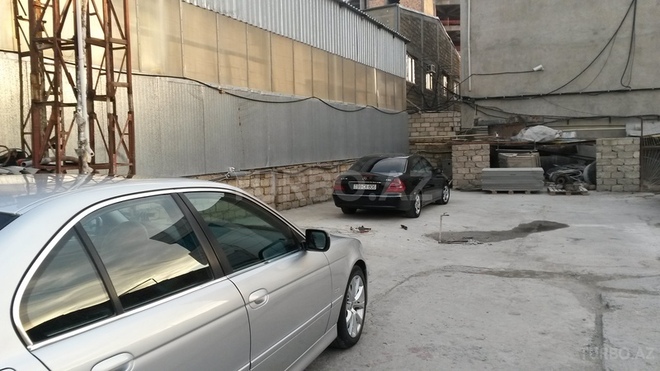 BMW 525 2001, 370,000 km - 2.5 l - Bakı