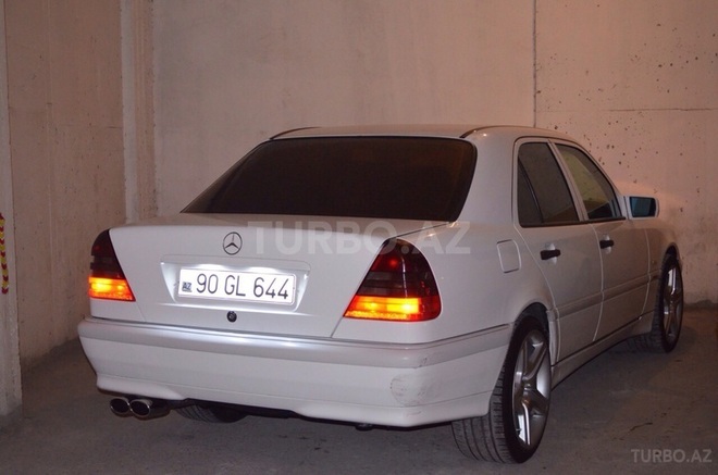 Mercedes C 200 1997, 176,000 km - 2.0 l - Bakı