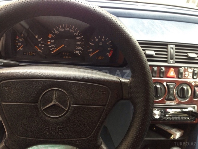 Mercedes C 200 1997, 176,000 km - 2.0 l - Bakı