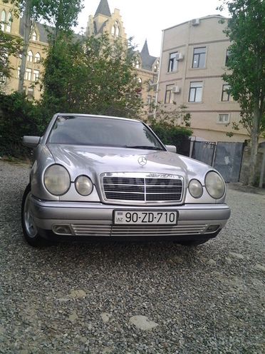 Mercedes E 280 1998, 200,000 km - 2.8 l - Bakı