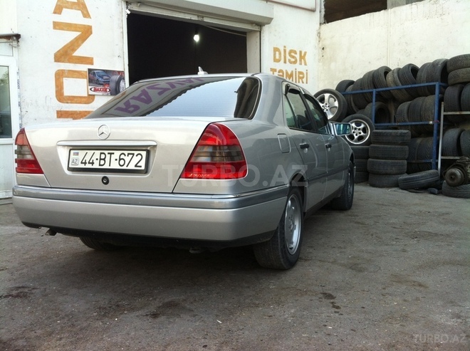 Mercedes C 180 1995, 200,000 km - 1.8 l - Bakı