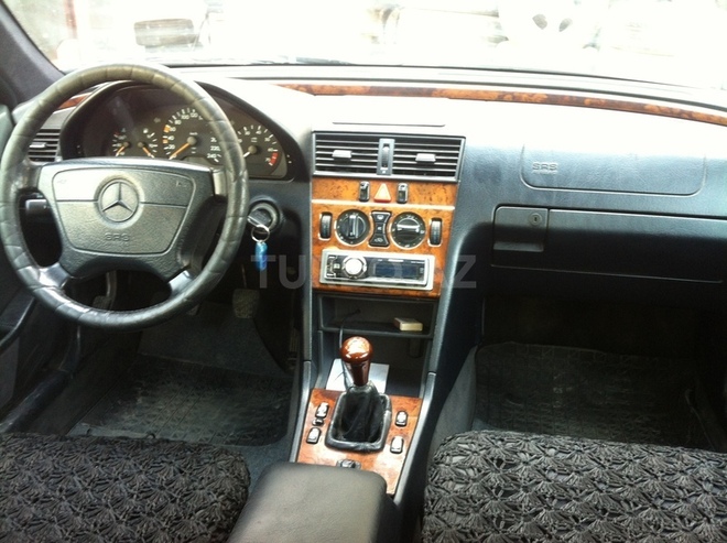 Mercedes C 180 1995, 200,000 km - 1.8 l - Bakı