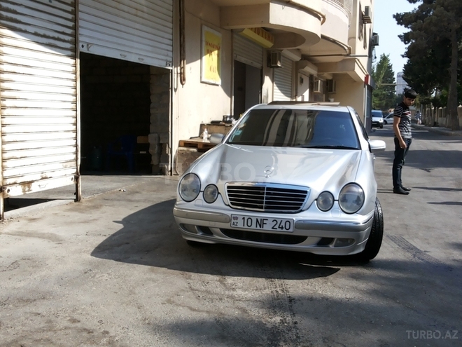 Mercedes E 240 2000, 232,500 km - 2.4 l - Bakı