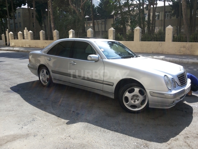 Mercedes E 240 2000, 232,500 km - 2.4 l - Bakı