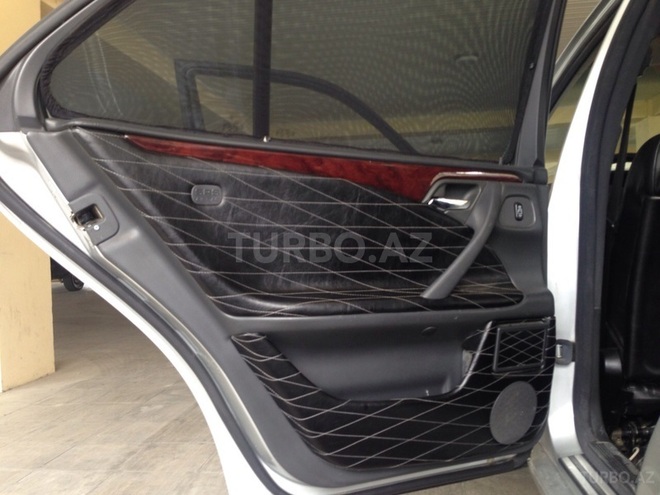 Mercedes E 220 2001, 270,000 km - 2.2 л - Bakı
