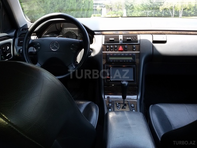 Mercedes E 320 2000, 229,000 km - 0.3 l - Bakı