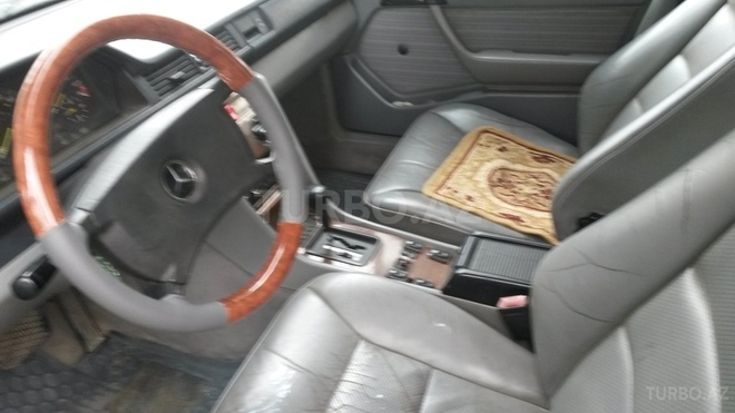 Mercedes E 260 1988, 306,450 km - 2.6 l - Bakı