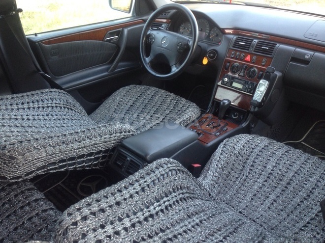Mercedes E 270 2000, 235,000 km - 2.7 l - Bakı