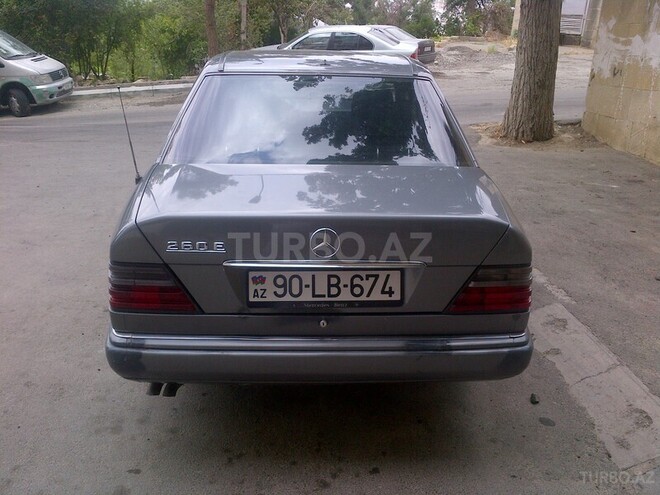 Mercedes E 260 1988, 327,000 km - 2.6 l - Bakı