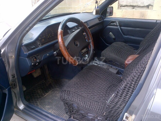 Mercedes E 260 1988, 327,000 km - 2.6 l - Bakı