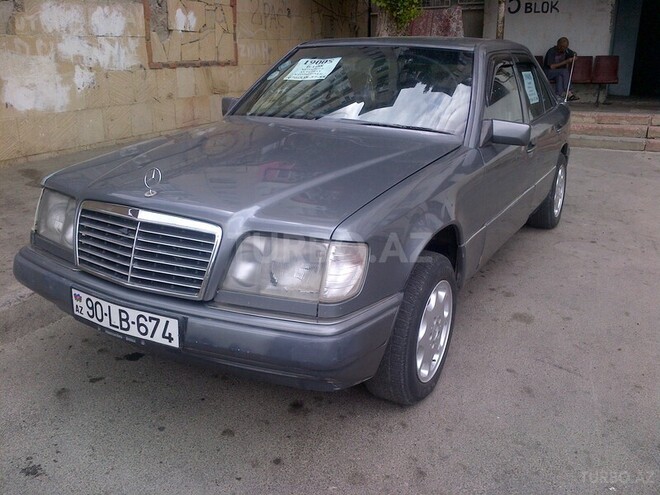 Mercedes E 260 1988, 327,000 km - 2.6 l - Bakı