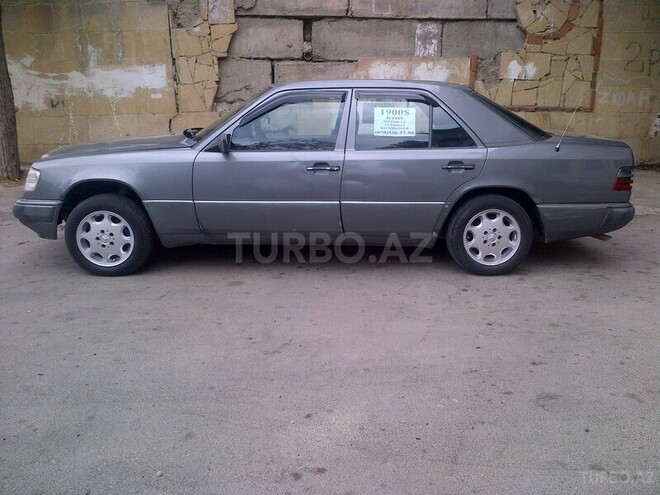 Mercedes E 260 1988, 327,000 km - 2.6 l - Bakı