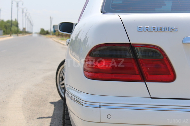 Mercedes E 320 2000, 217,000 km - 3.2 l - Bakı