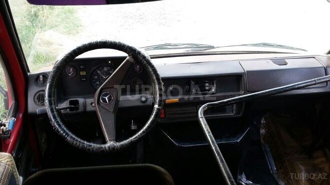 Mercedes 208 D 1987, 215,000 km - 2.3 л - Bakı