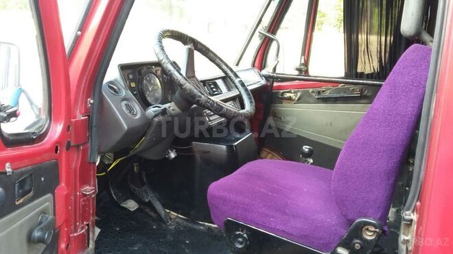 Mercedes 208 D 1987, 215,000 km - 2.3 л - Bakı