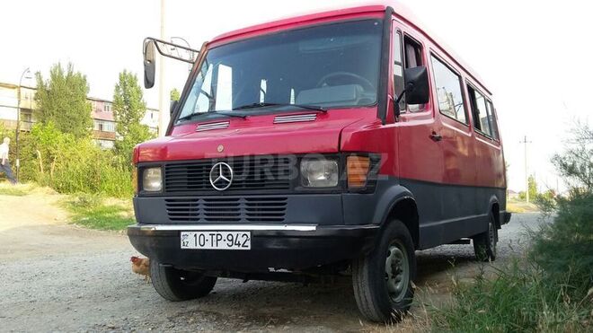 Mercedes 208 D 1987, 215,000 km - 2.3 л - Bakı