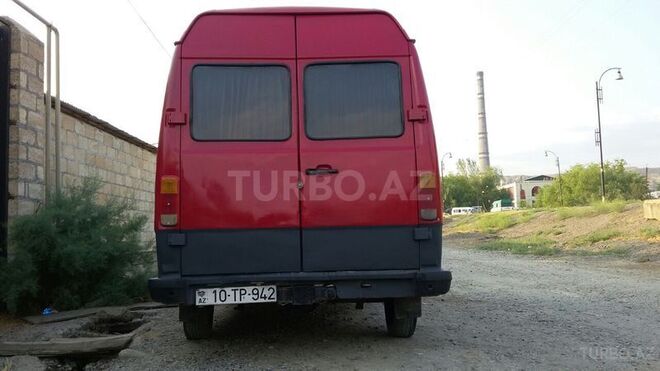 Mercedes 208 D 1987, 215,000 km - 2.3 л - Bakı