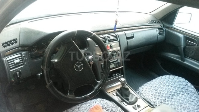 Mercedes E 220 1999, 560,000 km - 2.2 l - Bakı