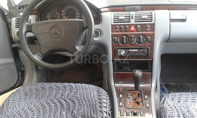 Mercedes E 220 1998, 220,000 km - 2.2 л - Bakı