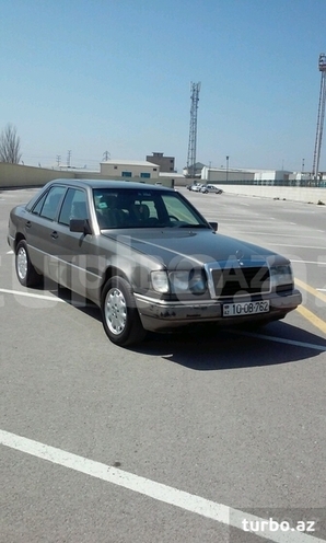 Mercedes E 250 1991, 365,000 km - 2.0 л - Bakı
