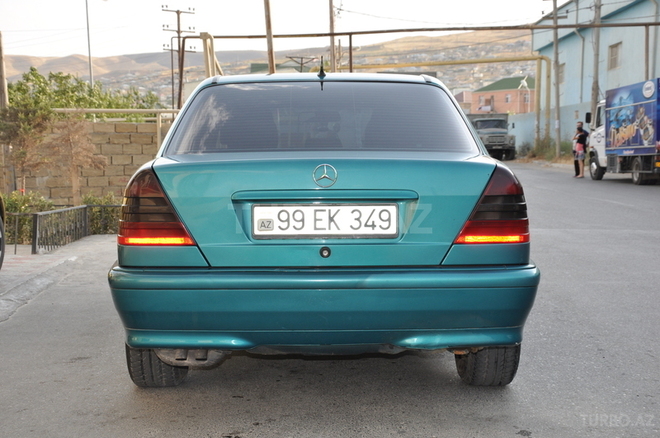 Mercedes C 220 1997, 330,000 km - 2.2 л - Bakı