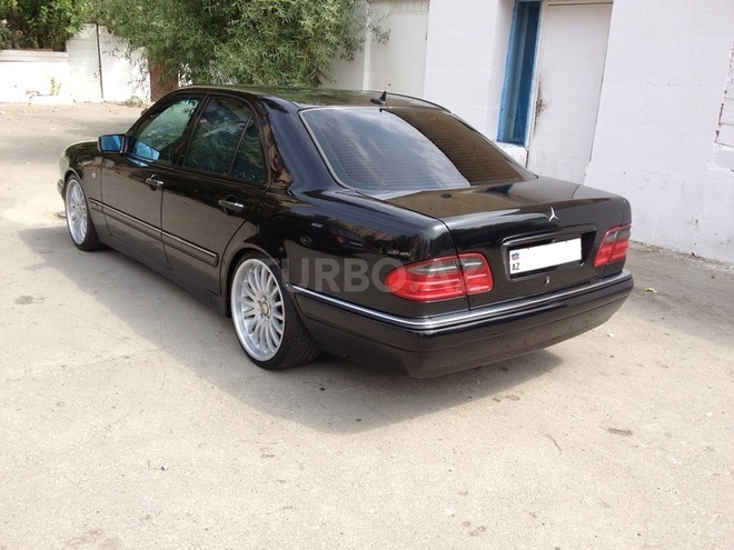 Mercedes E 280 1998, 204,000 km - 2.8 l - Bakı