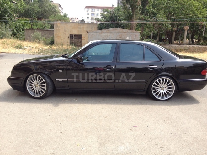 Mercedes E 280 1998, 204,000 km - 2.8 l - Bakı