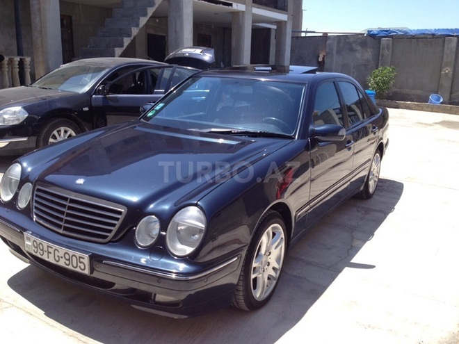 Mercedes E 200 2001, 158,000 km - 2.0 l - Bakı