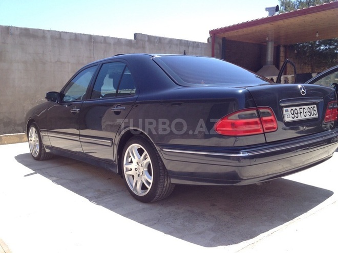 Mercedes E 200 2001, 158,000 km - 2.0 l - Bakı
