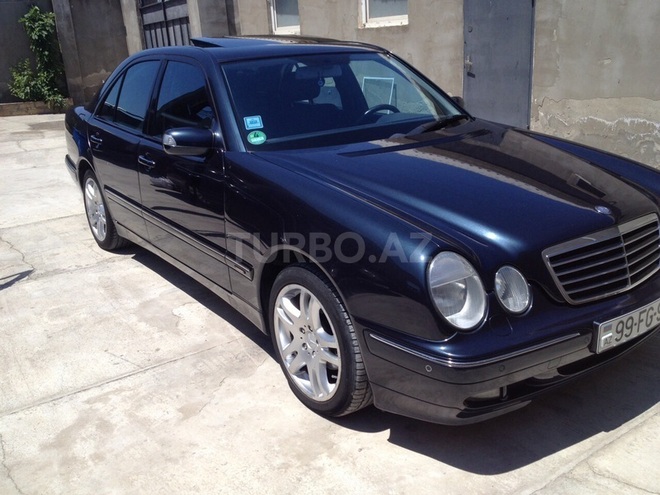 Mercedes E 200 2001, 158,000 km - 2.0 l - Bakı