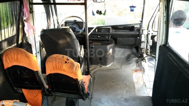Mercedes 208 D 1991, 600,000 km - 2.3 l - Bakı