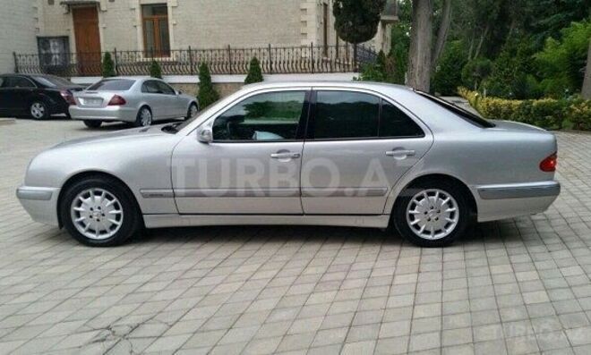 Mercedes E 240 2002, 202,000 km - 2.6 l - Bakı