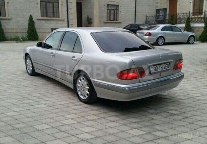 Mercedes E 240 2002, 202,000 km - 2.6 l - Bakı