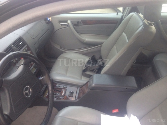 Mercedes C 230 2000, 150,000 km - 2.3 l - Bakı