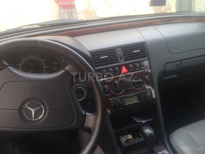 Mercedes C 230 2000, 150,000 km - 2.3 l - Bakı