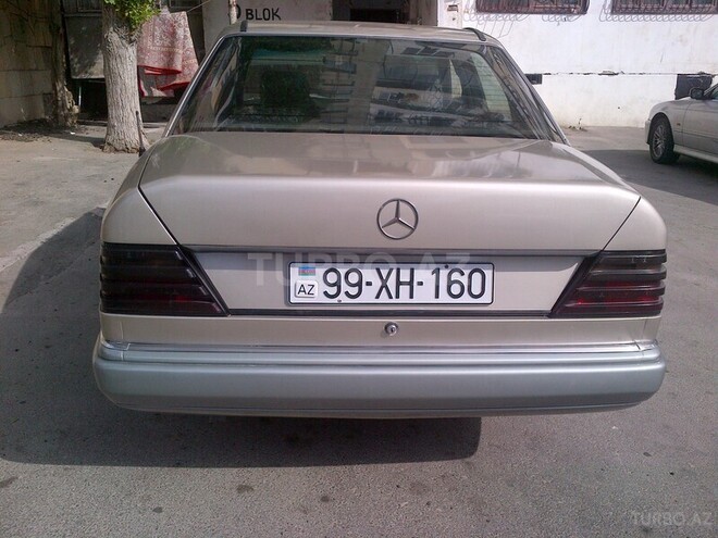 Mercedes E 200 1990, 327,000 km - 2.0 l - Bakı
